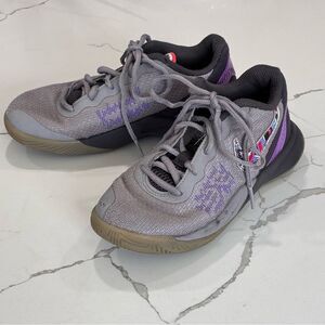 Nike | Kyrie Flytrap II Girls Size 2 Gray Purple Basketball Shoes AQ3413-003